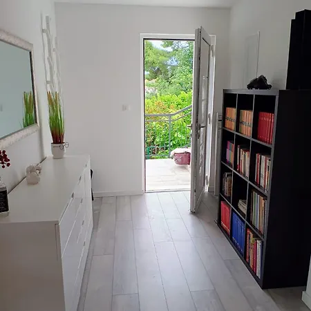 Perleta Luxury Sea View With Jacuzzi Apartment
