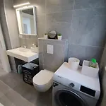 아파트 Perleta Luxury Sea View With Jacuzzi