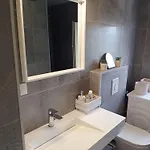 Perleta Luxury Sea View With Jacuzzi 트로기르