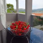 Perleta Luxury Sea View With Jacuzzi * 트로기르