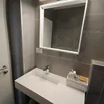 Perleta Luxury Sea View With Jacuzzi 아파트 트로기르
