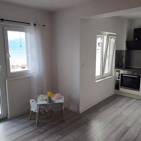 아파트 Perleta Luxury Sea View With Jacuzzi