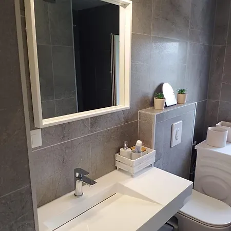 Perleta Luxury Sea View With Jacuzzi טרוגיר