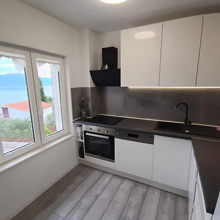 דירה Perleta Luxury Sea View With Jacuzzi טרוגיר