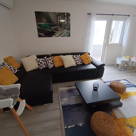 Perleta Luxury Sea View With Jacuzzi 아파트 트로기르