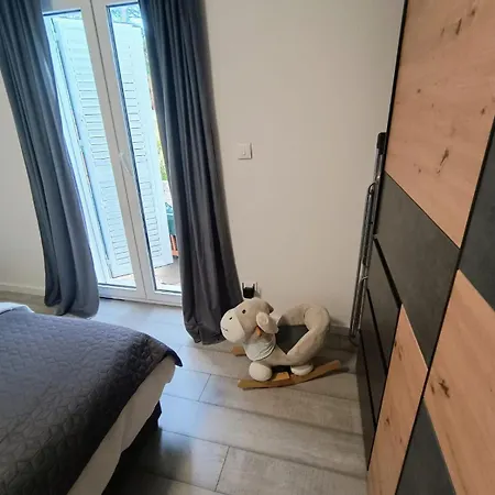 דירה Perleta Luxury Sea View With Jacuzzi *