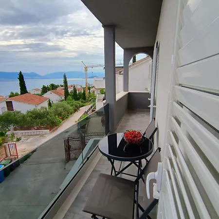 Perleta Luxury Sea View With Jacuzzi *